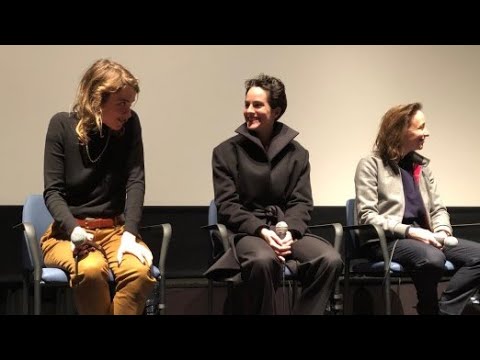 Adèle Haenel and Noémie Merlant on Portrait of a Lady on Fire