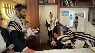 סוד העפר שבכפות רגלי הצדיקים | ילד מסיים  את הש"ס משניות אצל הגאון הינוקא