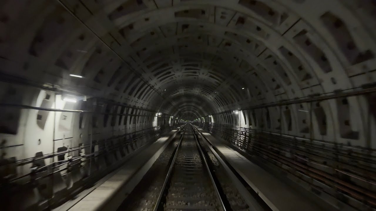 U-Bahn Berlin - Führerstandsmitfahrt U8 Teil 2