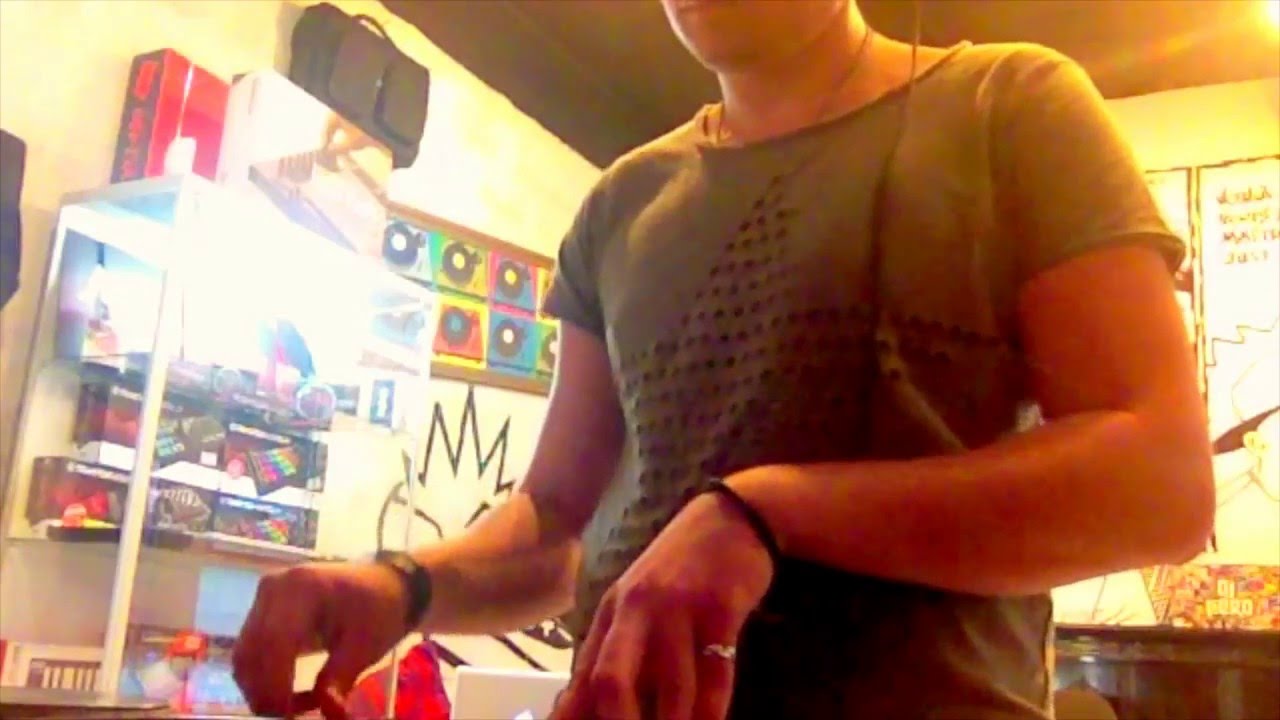 Pasha Volkov live set in djshop