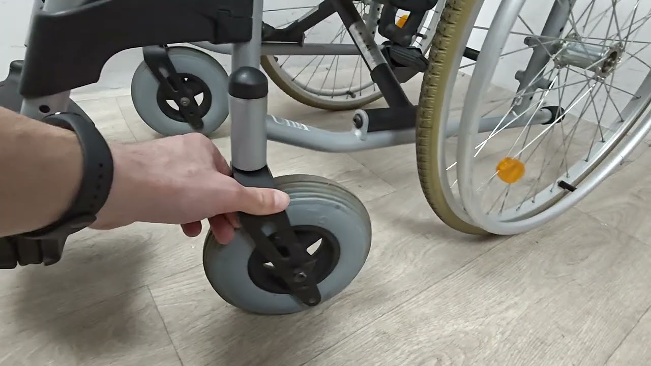 №564. Складна інвалідна коляска 45 см Breezy Unix 2 б/в