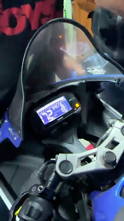 R15 v3 top speed vs gsxr top speed in paddock stand | #akibrrahman #bike  #r15v3  #gsxr #topspeed