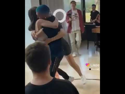 حبك يداويني يل ساكن بعيني