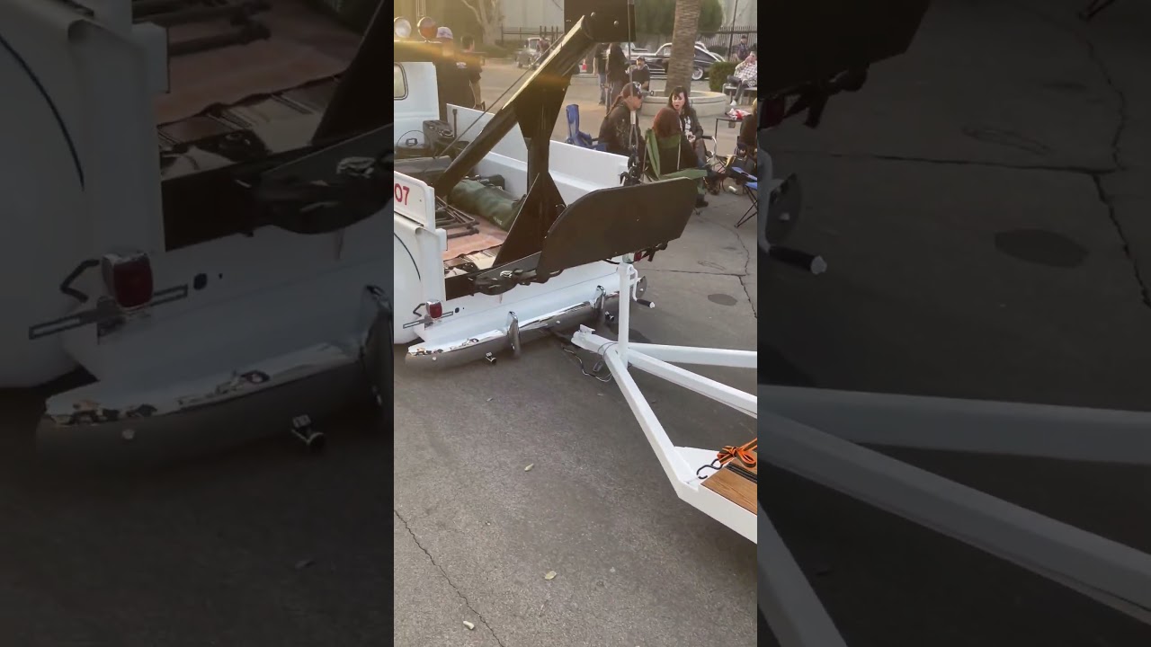 Old school tow truck towing matching bike. Can you guess how much ‼️⬇️ 