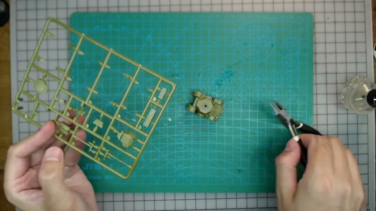Building FOW British Daimler