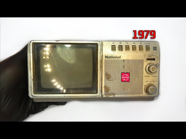 Restoration Mini Japanese TV produced in 1979 Antique television