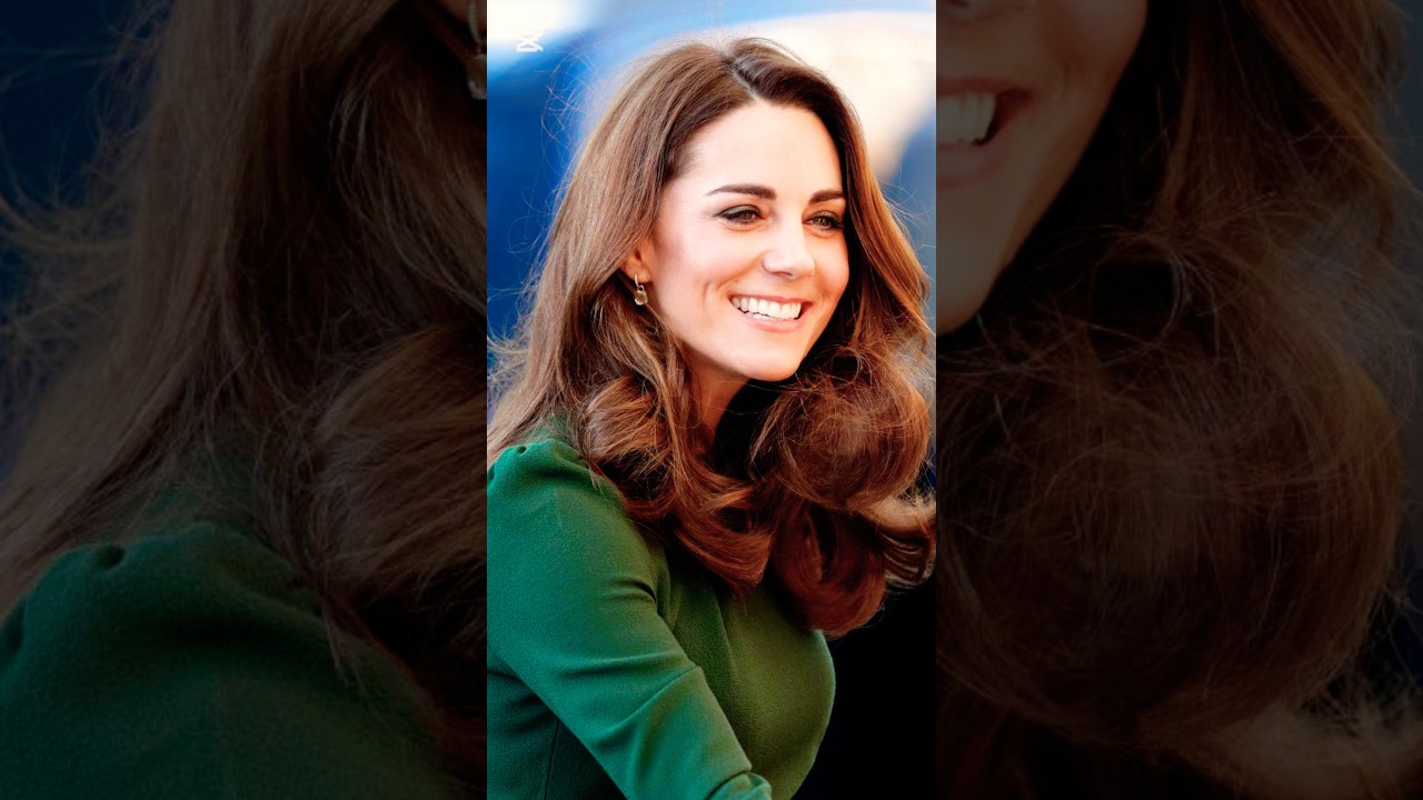 What a beautiful smile—pure elegance and charm! 👸❤️