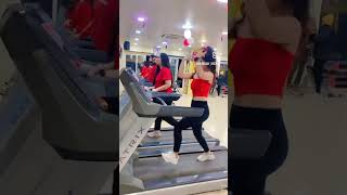 Uchi Uchi Sandal Uspe Pehen Ke Kala Chashma