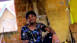 Carlos Beau Goss_C'est la Folie_(Officiel_Clip).mp4 Resimi