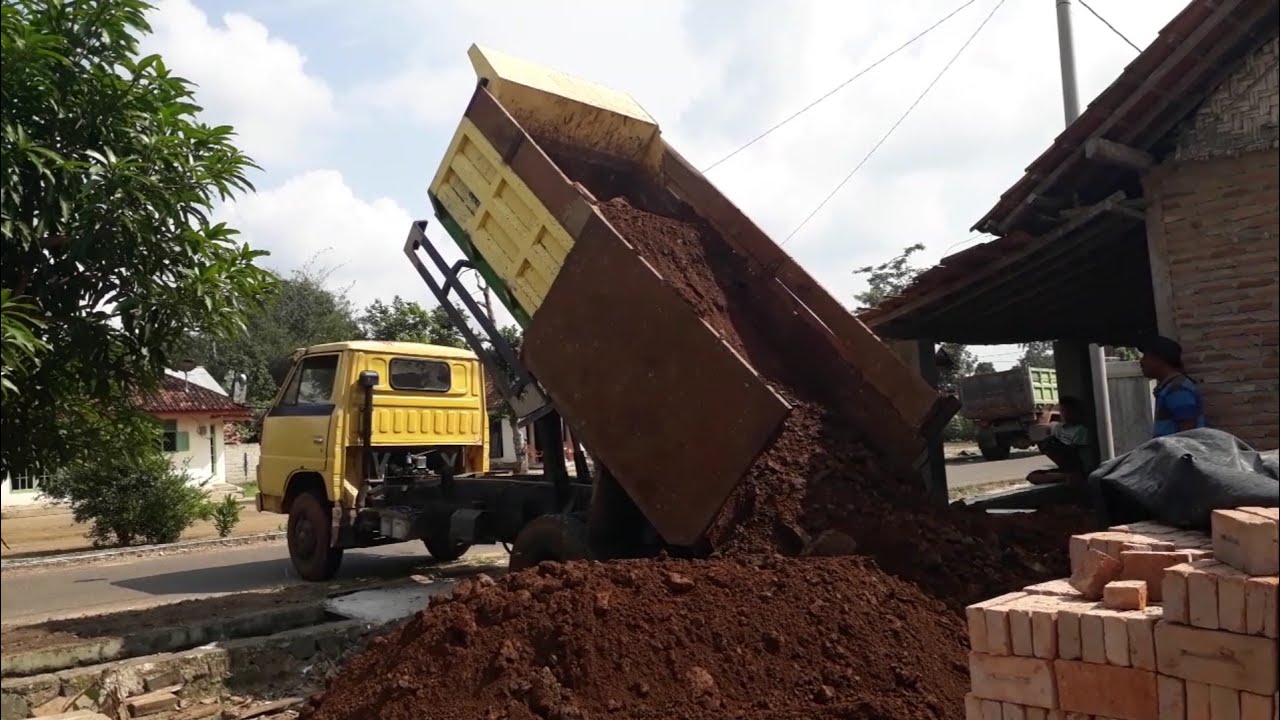 Mobil truk  bongkar tanah  dump  truk  truk  tanah  YouTube