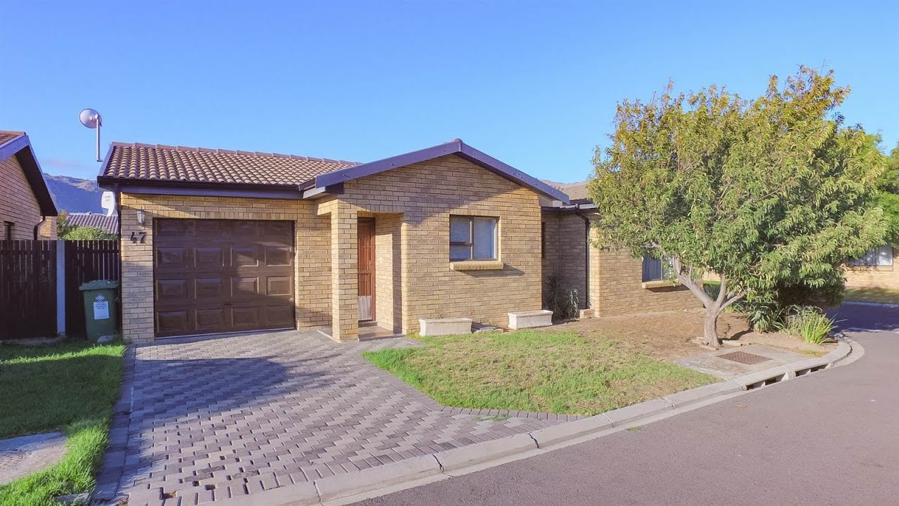 3 Bedroom Townhouse for sale in Western Cape Boland Gordons Bay