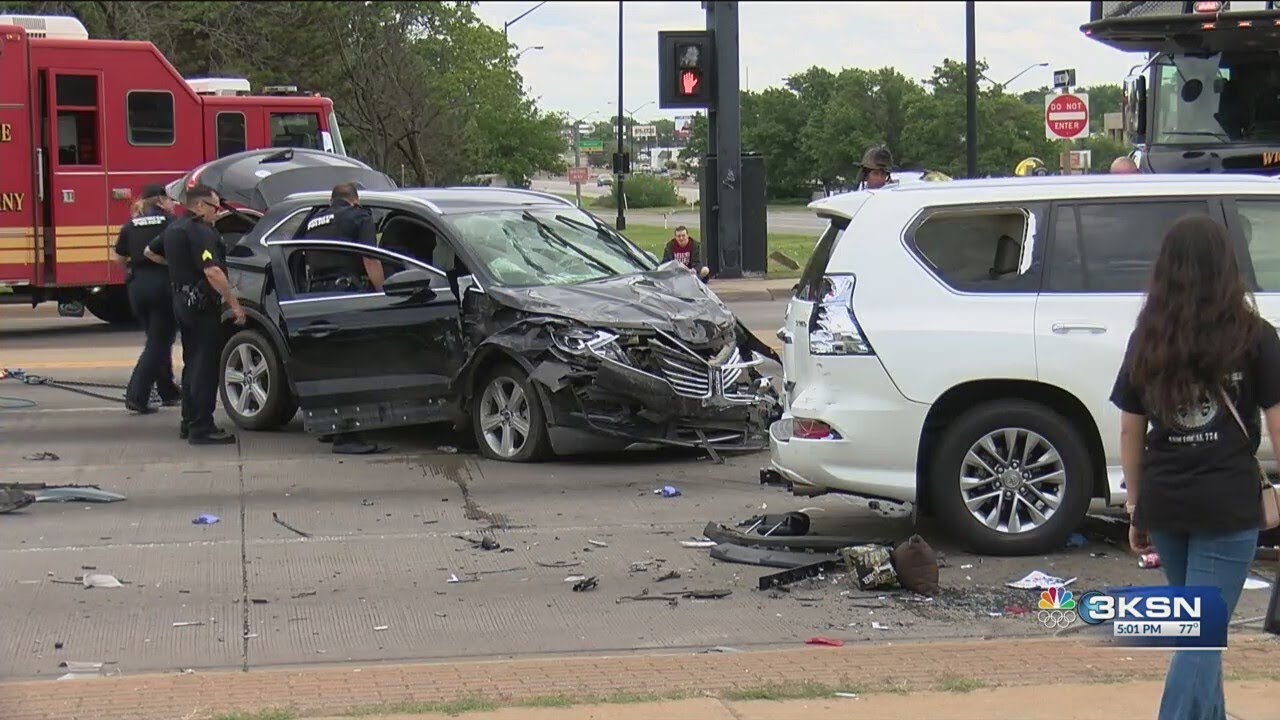 Road rage incident leaves 3 injured in east Wichita crash - YouTube