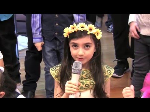 Film by Katie Orjonikidze-Casey, \"დანსინგ ქრეინის\" სტუდიის ბავშების მოლოცვა.