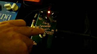 BJF Pine Green Compressor demo by Bobby DeVito - YouTube