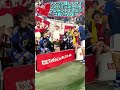 🇯🇵SAMURAI BLUE 2-0 チュニジア代表🇹🇳ファンに優しくサイン入りミニボールをプレゼントするカッコ良いTAKE! #サッカー日本代表 #shorts