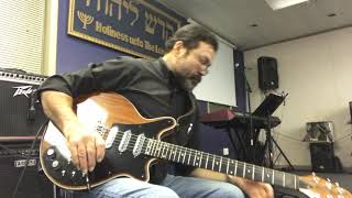 Video thumbnail of "Marco Leal Santos - Playing BHM , Brian May Guitar"