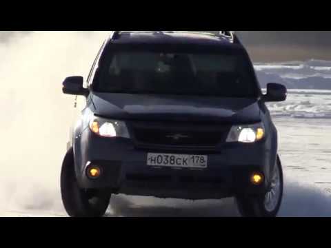 На фестивале «Зимний драйв» в Сортавала автомобили не только ездили по льду кругами, но и танцевали