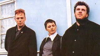 Cocteau Twins - Wolf in the Breast (Tradução) screenshot 5