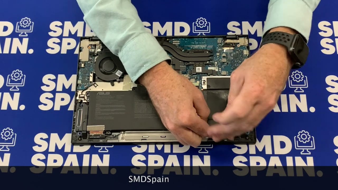 Asus ZenBook 14 UM425 Ryzen 7 How to Replace Battery Disassembly