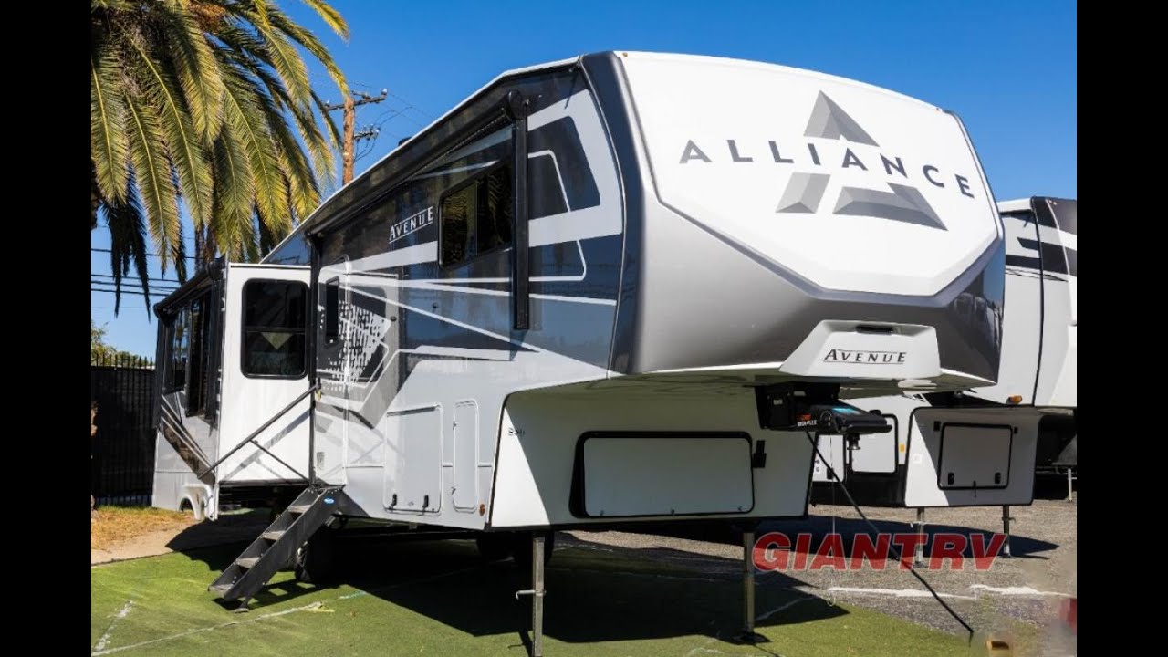 New Floorplan! Super Short Fifth Wheel RV from Alliance! Avenue