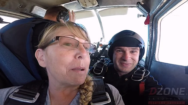 Pamela Hester's DZONE Tandem skydive at Skydive Id...