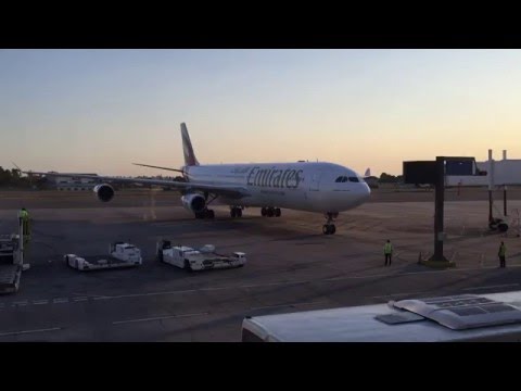 emirates-airbus-a340-300-business-class-takeoff-and-landing,-great-sound,-harare-to-lusaka-to-dubai