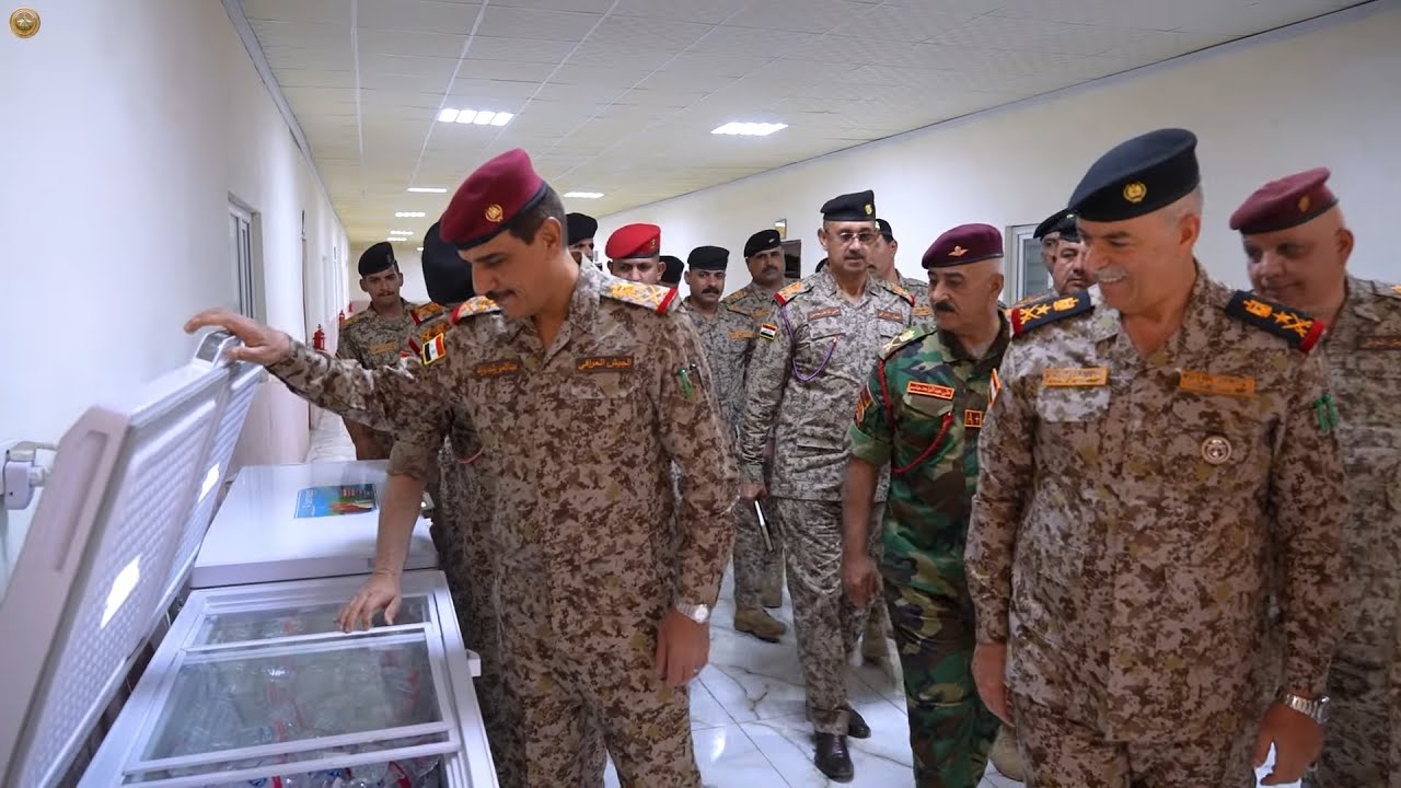 رئيس أركان الجيش يتفقد الدورة التأهيلية /٨٩ وفوج تدريب الإمام موسى الكاظم (ع) الدورة /١١٤