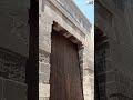 ليه نقوش فرعونية موجودة على أثر الإسلامي سر بوابة وكالة الأمير قوصون وعلاقتها بالفراعنة