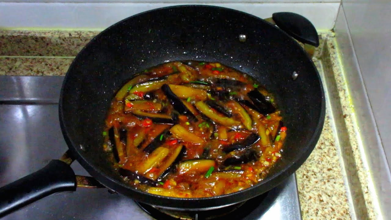 鱼香茄子 - Eggplant in garlic sauce - Chinese cooking videos | Aaron Sawich