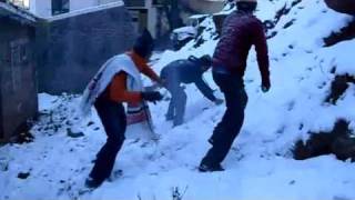 MURREE 2011 SNOW FALLING.MPG