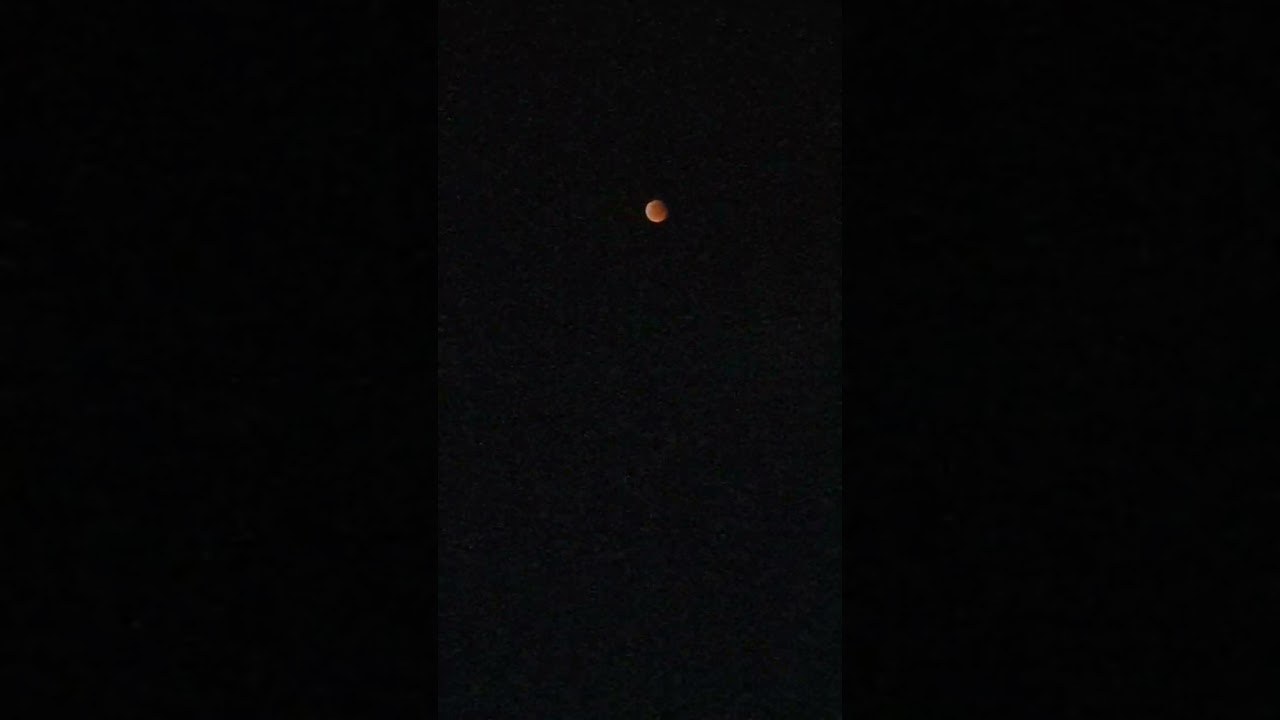 BLOOD MOON in QC shot on Pixel 6 Pro 4x zoom November 08, 2022