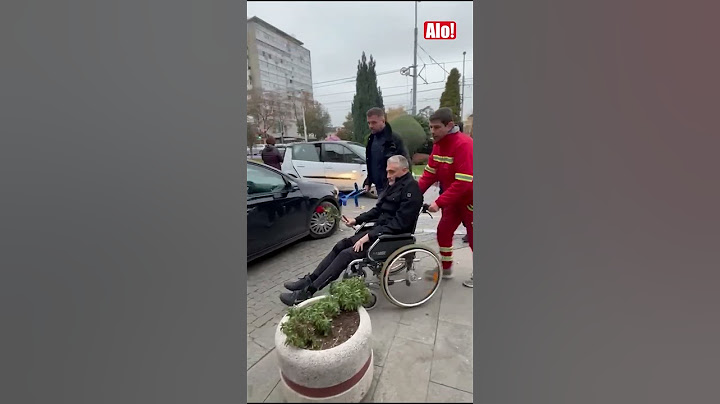 Čedomir Jovanović u kolicima došao na sahranu Miodraga Kostića