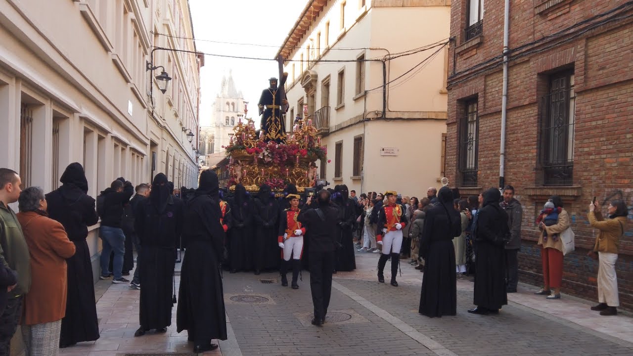 Nazareno JHS León por Cardenal Landázuri - La Misión AM JHS León - Procesión de los Pasos 2023