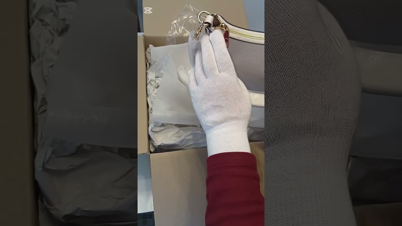 コーチ2026福袋まさかの初期不良(⁠ᗒ⁠ᗩ⁠ᗕ⁠)