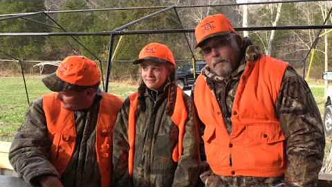 Girl shoots deer at 418 yards with a muzzleloader