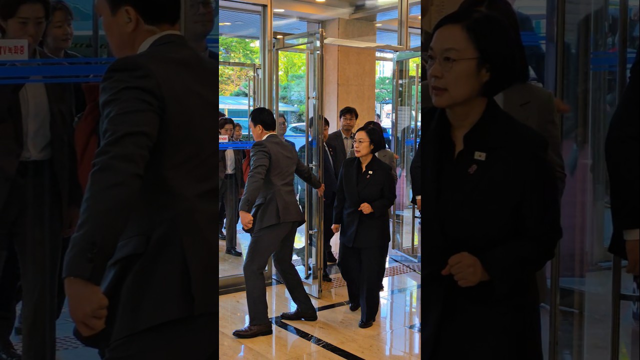 이태원참사 기억소통공간 찾은 한성숙 국무총리 #이태원참사 #간담회 #한성숙 #유가족협의회 #1029참사