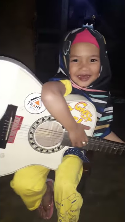 Anak lucu gigi ompong