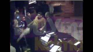 Ünlü oyuncu Hakan Yılmaz'a saldırı görüntüleri ortaya çıktı.Eşinin yanında...