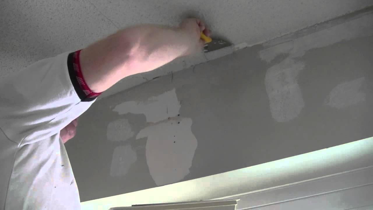 How to Paint a Wall After Water Damage