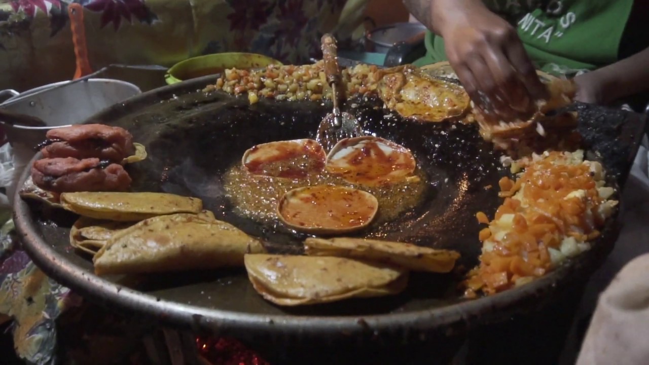 Los MEJORES TACOS ROJOS de San Luis Potosí