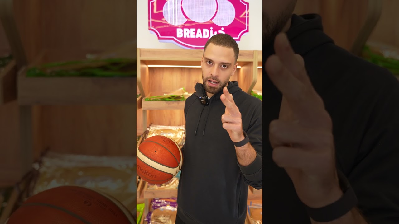 Зарядите свою игру энергией от Tannour Al Asr как на корте, так и за его пределами!