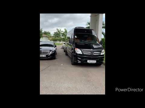 emmanuel-adebayor-dashed-funny-face-a.k.a-kasoa-vandam-a-new-car-from-his-garrage.