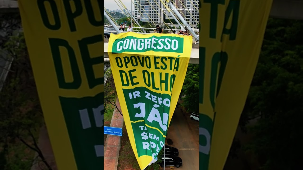 🔥Recado do povo! Bandeirão cobrando isenção do IR para pobres estendido em ponte de São Paulo🔥