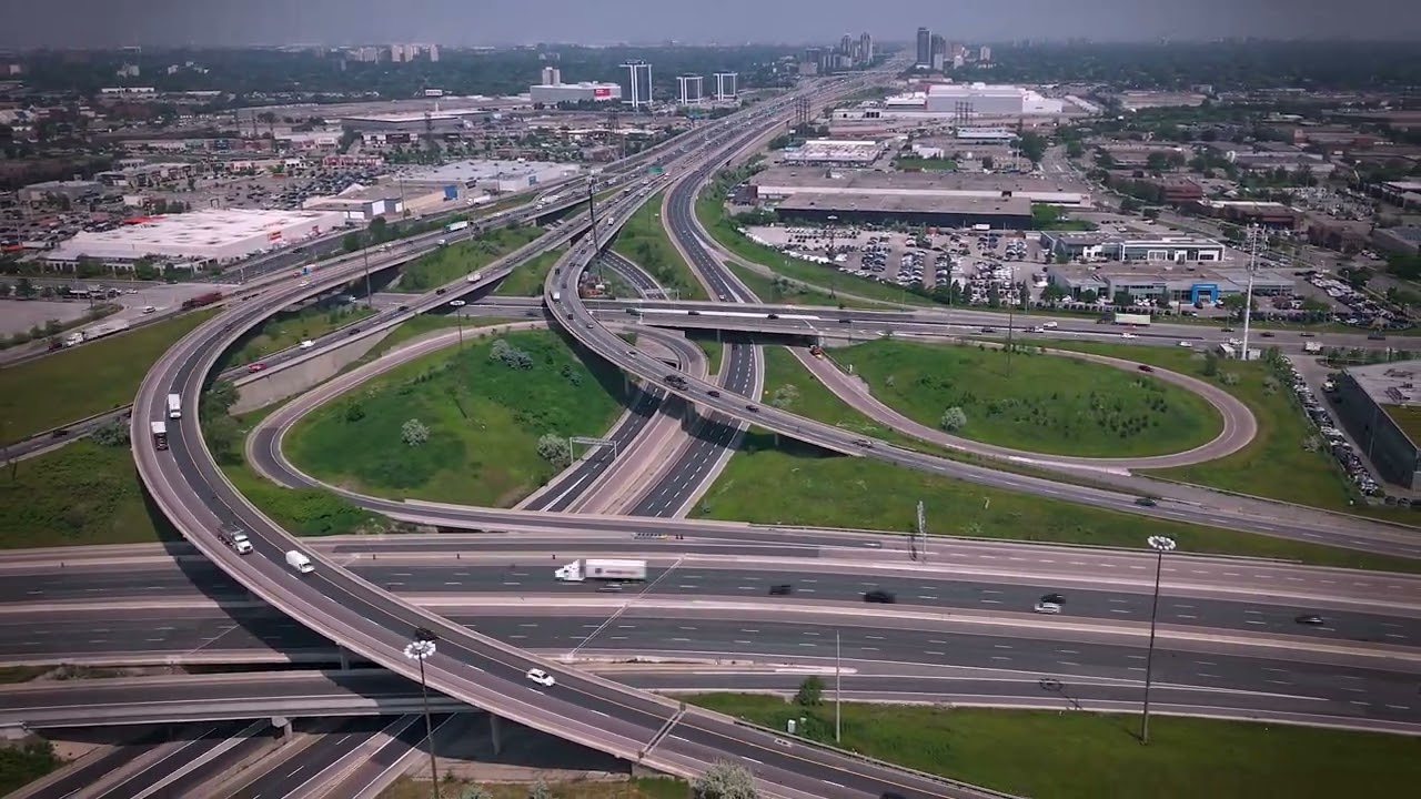 🎥 Flying over Highway 427 and the Gardiner Expressway (Toronto ON Canada)