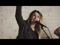 Capture de la vidéo Rebecca St. James - Battle Is The Lord's (Feat. Brandon Lake) [Acoustic]