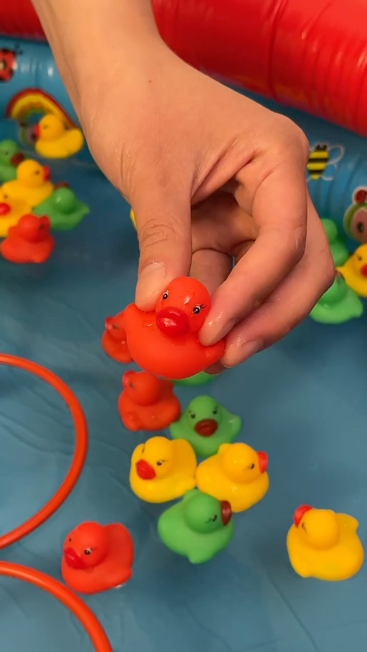 Learn COLORS Red ? Yellow? Green? with Real TOY DUCKS! #cocomelon #shorts