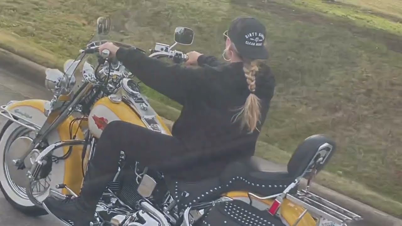 Ronda Ray - Walking Away [Official Music Video]