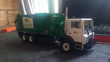 First Gear Heil Durapack Python in action