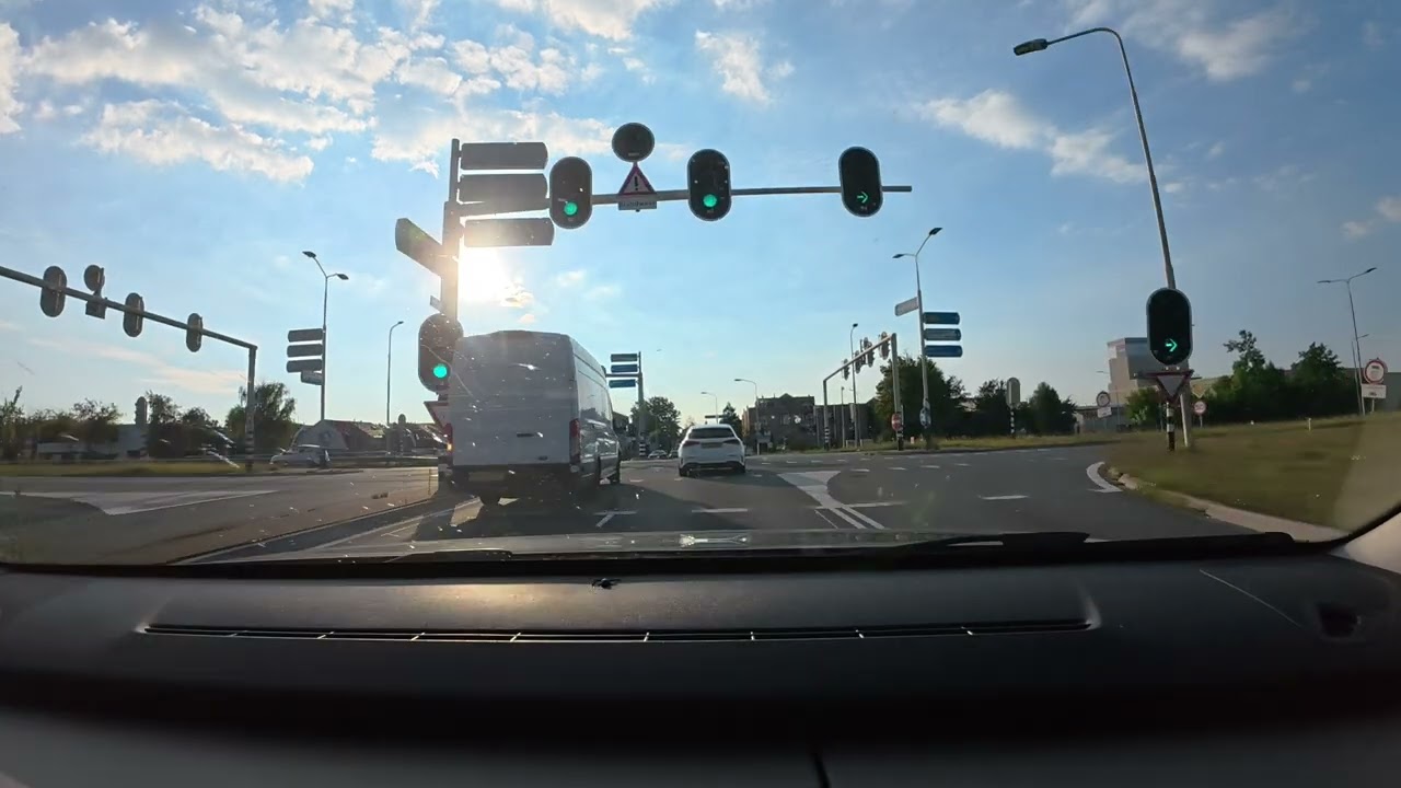 There are no rules - Bus Swerves Into My Lane Dangerous Close Call!