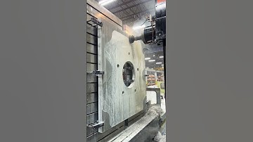 Ending the week with a large #cncmilling milling on one of our Kuraki Horizontal boring mills. 🗜